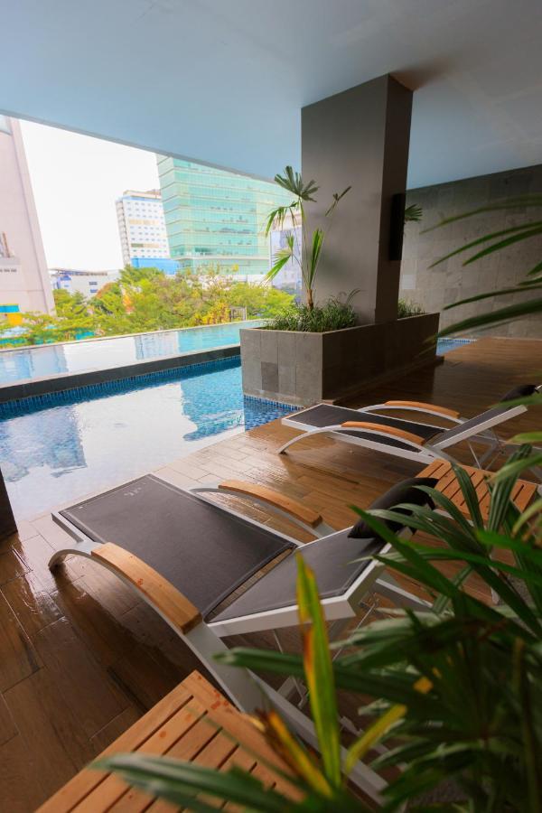 Calma 31 Apartment Makassar Exterior foto